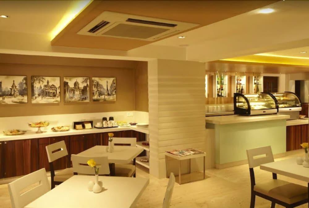 Hotel Bawa Continental Mumbai Dış mekan fotoğraf