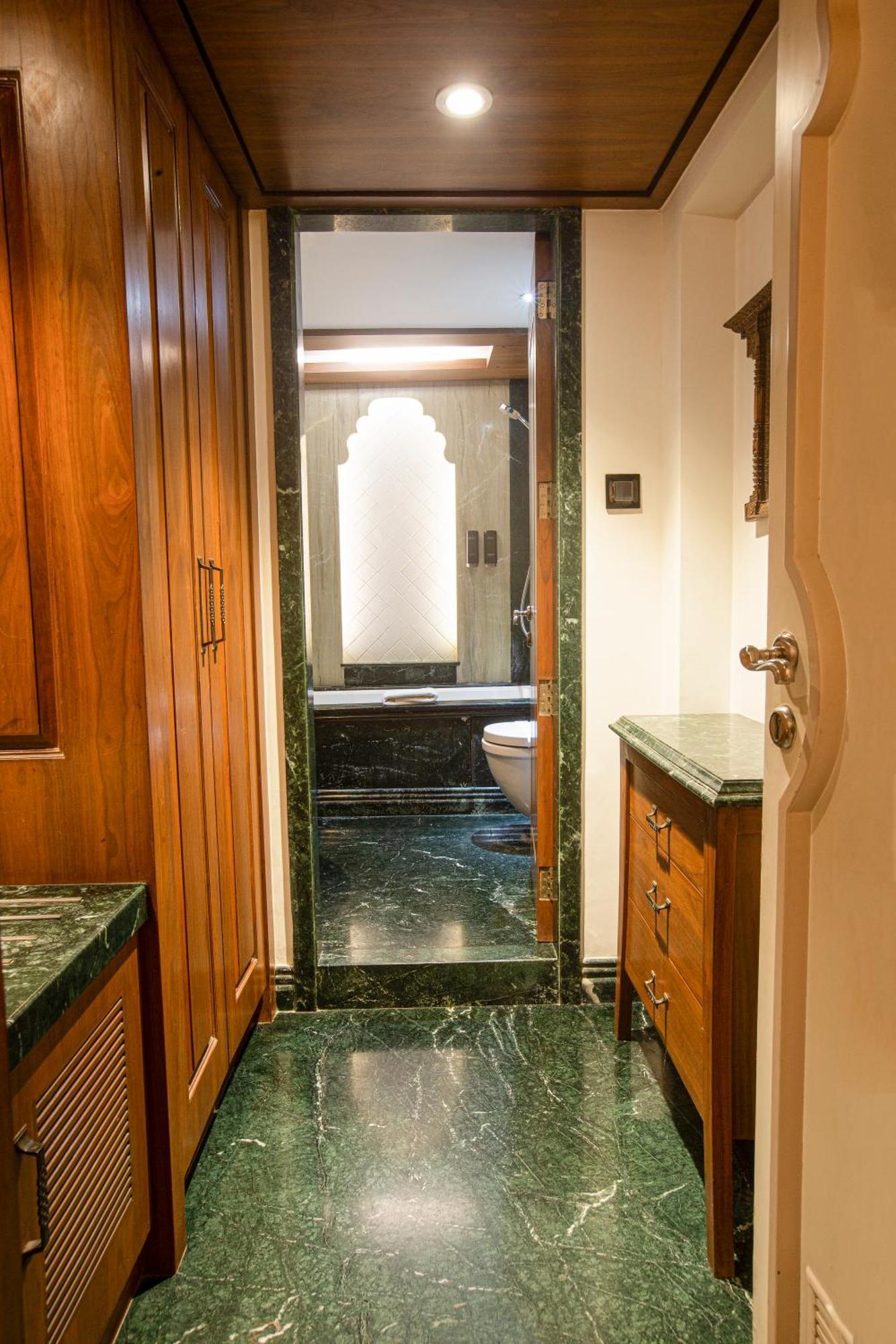 Hotel Bawa Continental Mumbai Dış mekan fotoğraf