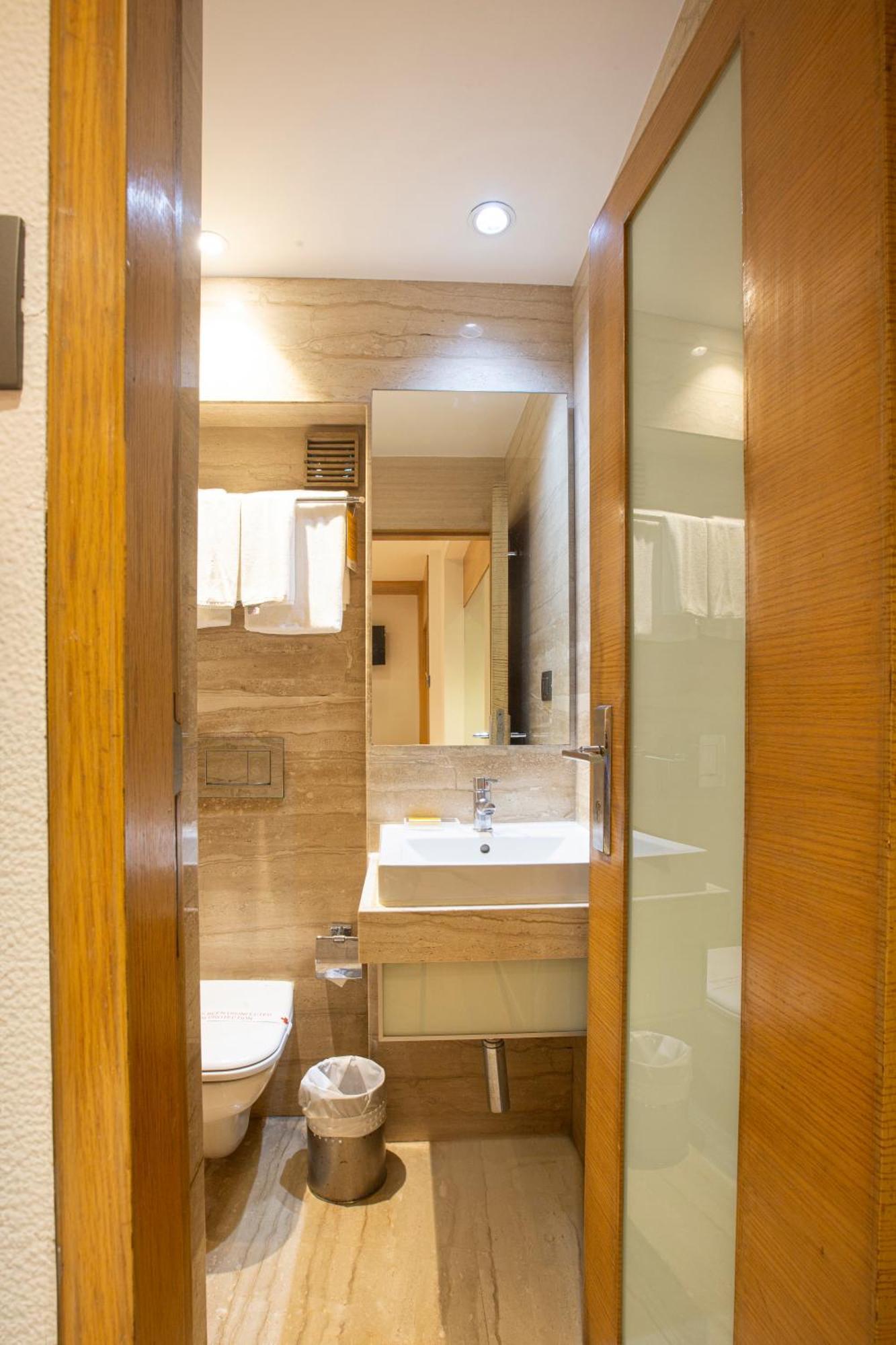 Hotel Bawa Continental Mumbai Dış mekan fotoğraf